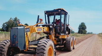 San Andrés de Giles: Comenzaron tareas de conformado del camino desde San Alberto hacia Espora