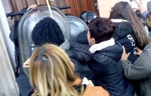 Disturbios en la marcha por Norma