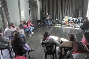 Programa Mil Días: entregan cochecitos para bebés en Mercedes