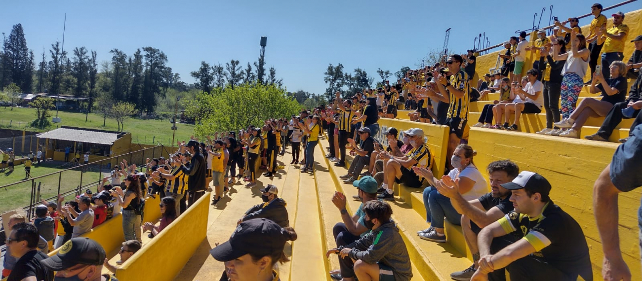 Fiesta total en el Carlos V: tras ganar 7 a 2 el Canario volvió a la punta