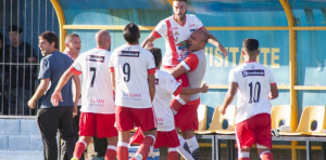 LUJÁN VISITA A EXCURSIONISTAS POR EL PASE A CUARTOS DE FINAL