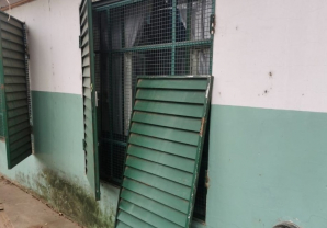 Robaron y vandalizaron el jardín de infantes del barrio Agua de Oro