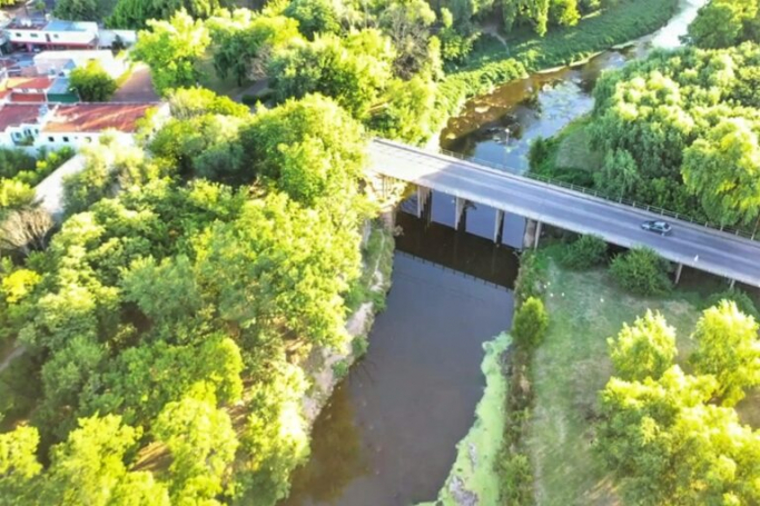 Proponen reemplazar el puente de la calle Brown