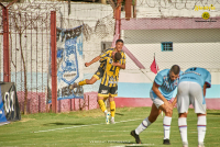 Flandria ganó y es líder del campeonato