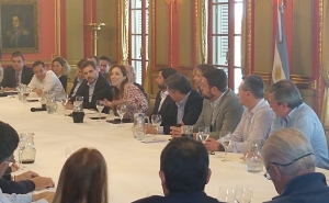 FERNANDO CASSET PARTICIPÓ DEL ENCUENTRO DE CANDIDATOS ORGANIZADO POR LA GOBERNADORA