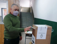 Votó Miguel “Pinky” Díaz en la Escuela Industrial