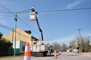 El Municipio instala 67 nuevas luminarias LED en Olivera
