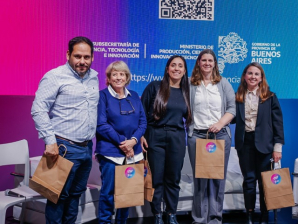 Docentes UNLu participaron en la Feria del Libro con una presentación sobre eficiencia energética