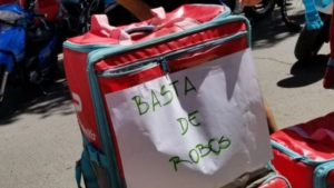 &quot;Nos están dejando que nos roben&quot;: el reclamo de los repartidores en Luján