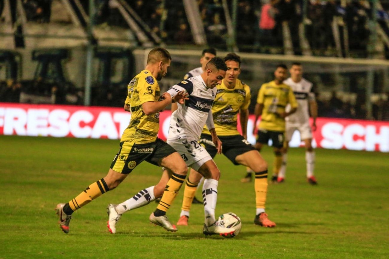 Flandria visita Madryn en busca de una victoria