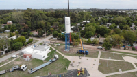 Colocaron el primero de tres tanques de agua corriente que abastecerán a Villa Vengochea