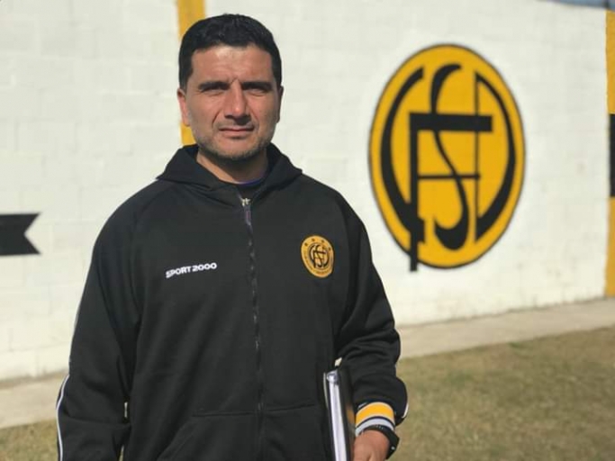 OFICIALMENTE "PANCHO" MARTÍNEZ DEJÓ DE SER EL DT CANARIO