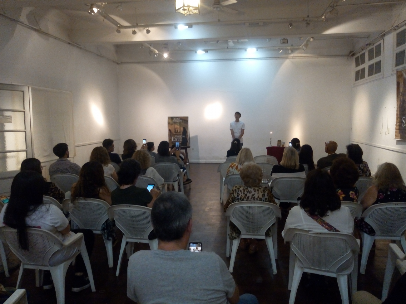 Esteban Pontaquarto presentó su libro Pasadizo Este