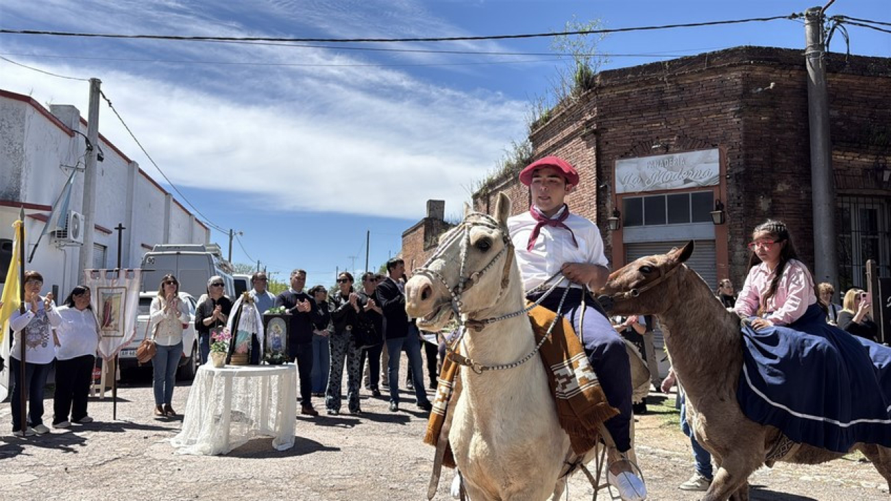 San Andrés de Giles: Azcuénaga celebró sus Fiestas Patronales en honor a la Virgen del Rosario