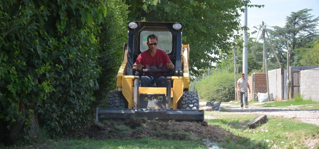 Comenzaron las obras de las veredas en “El Ombú” de General Rodríguez