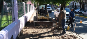 Luján: Se construyen nuevas veredas en el Jardín de Infantes y la Escuela Normal