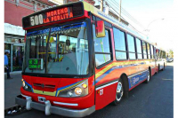 Denuncian ataque violento a un colectivo de La Perlita