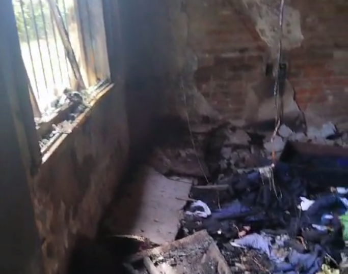 Piden ayuda para una familia que perdió todo en un incendio