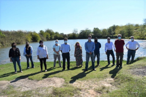 Firman convenio para mayores intervenciones en el Arroyo Balta