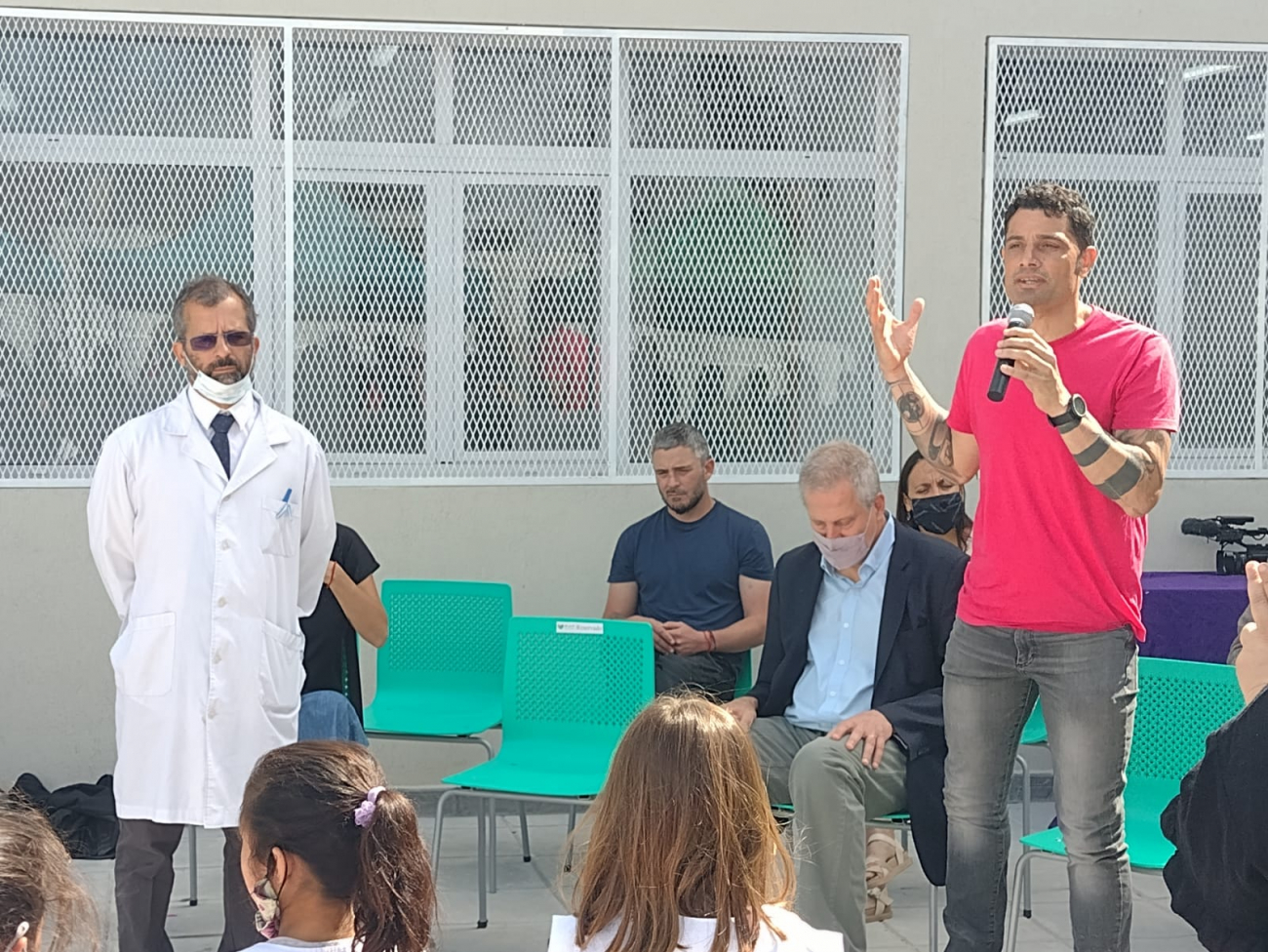 "Siempre es una experiencia muy feliz ver una nueva escuela que abre"