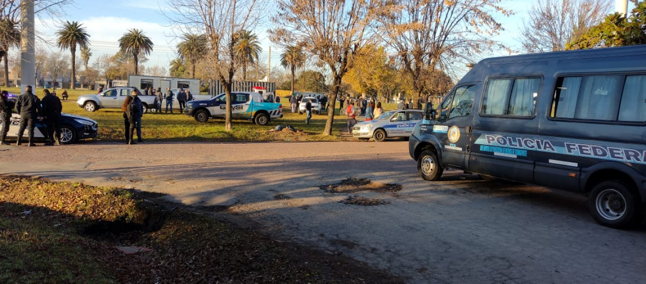 Con presencia de la Policía Federal el obrador continúa su instalación