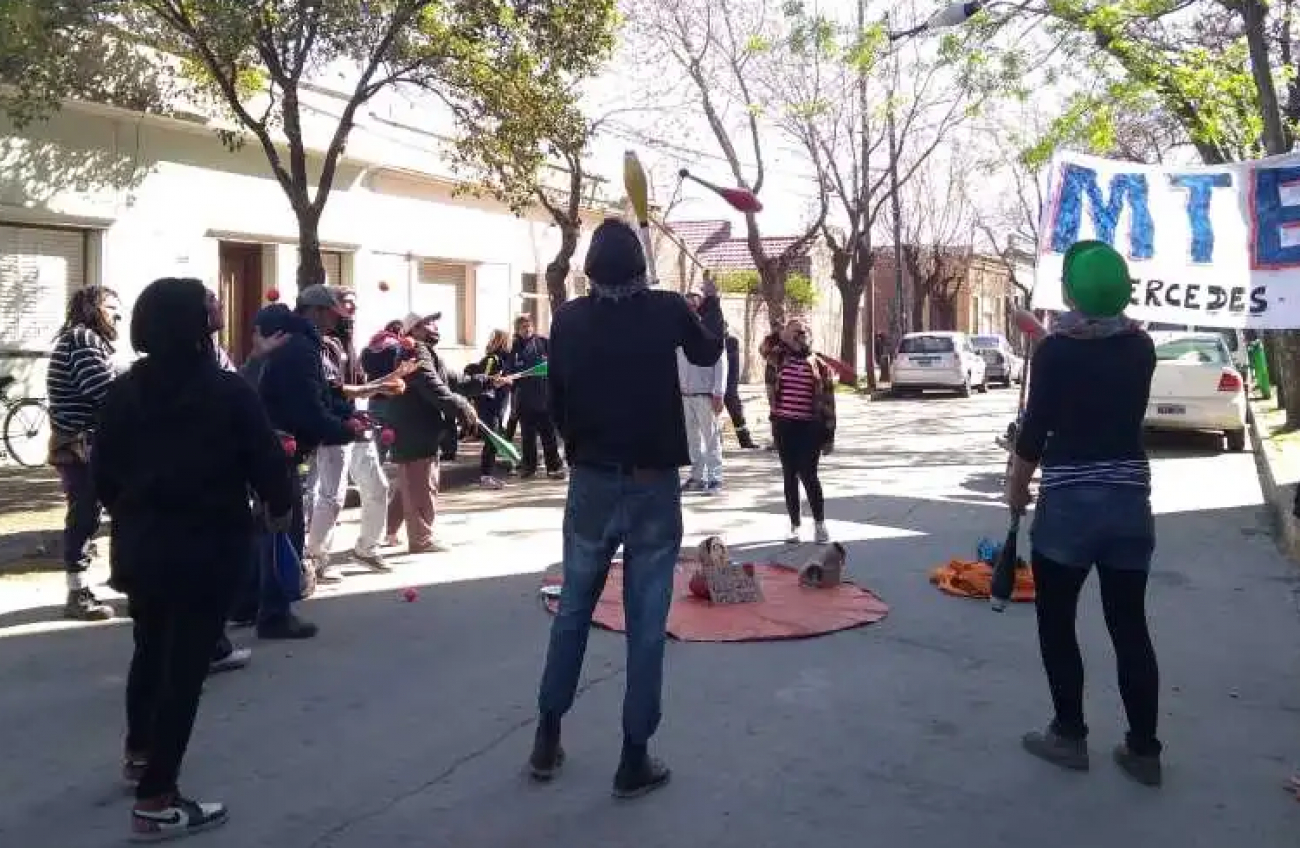 Artistas Callejeros denuncian abuso de poder por parte de la policía