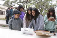 Entregan 112 netbooks a estudiantes gilenses