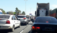 Demoras en el Acceso Oeste por obras y dos accidentes en la mañana de este jueves