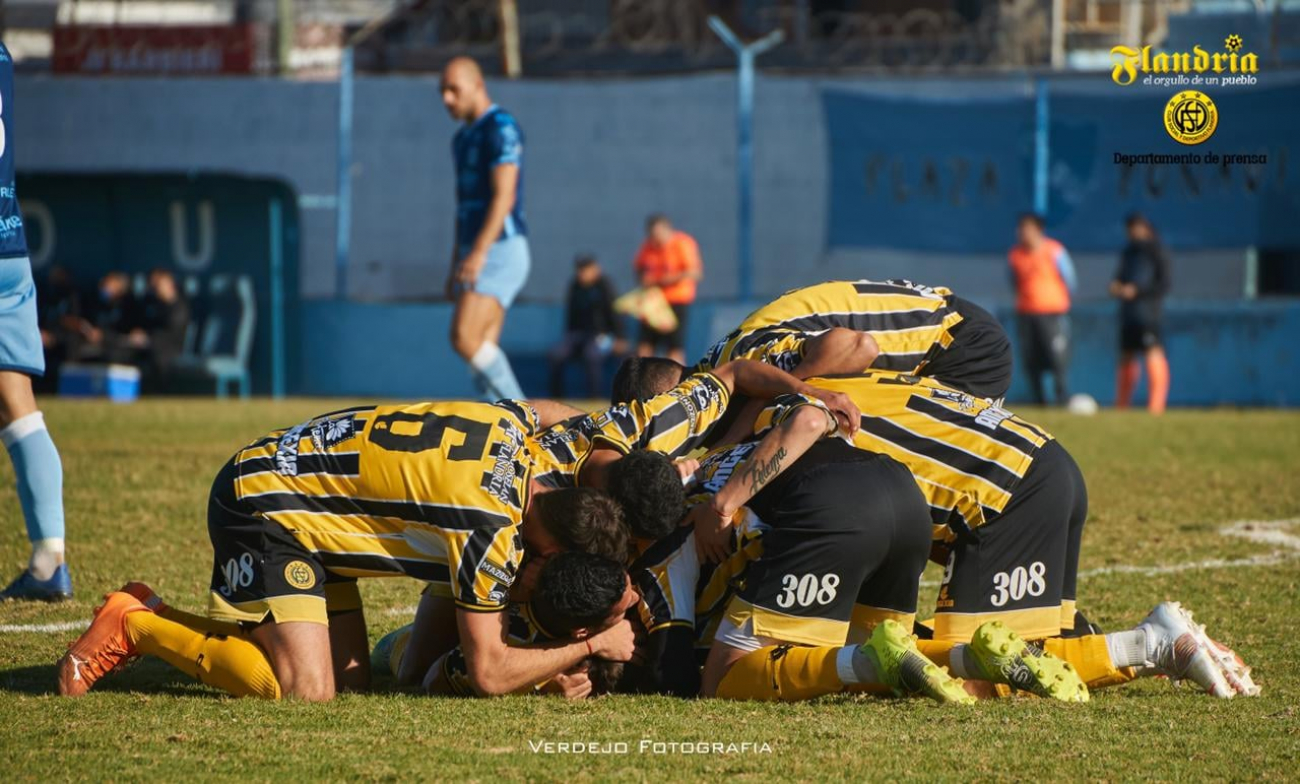 Flandria ganó, gustó y goleó en su visita a Defensores Unidos