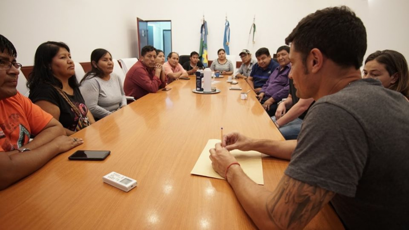 MAURO GARCIA RECIBIÓ EN EL MUNICIPIO A INTEGRANTES DE LA COMUNIDAD BOLIVIANA