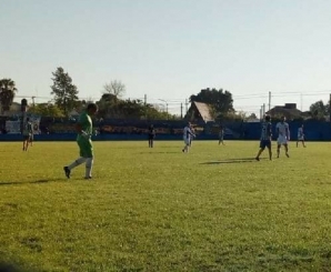 ALEM GOLEÓ Y SE PRENDIÓ ARRIBA