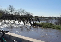 Evacuaron a 32 personas en Olivera por riesgo hídrico