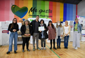 Se entregaron electrodomésticos a escuelas estatales